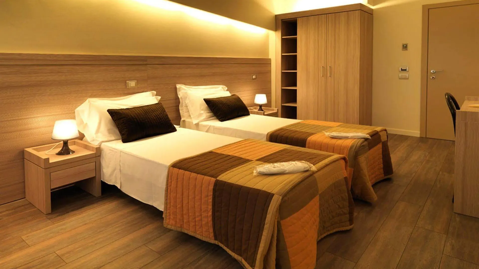 ***  Hotel Villa Lalla Rimini İtalya